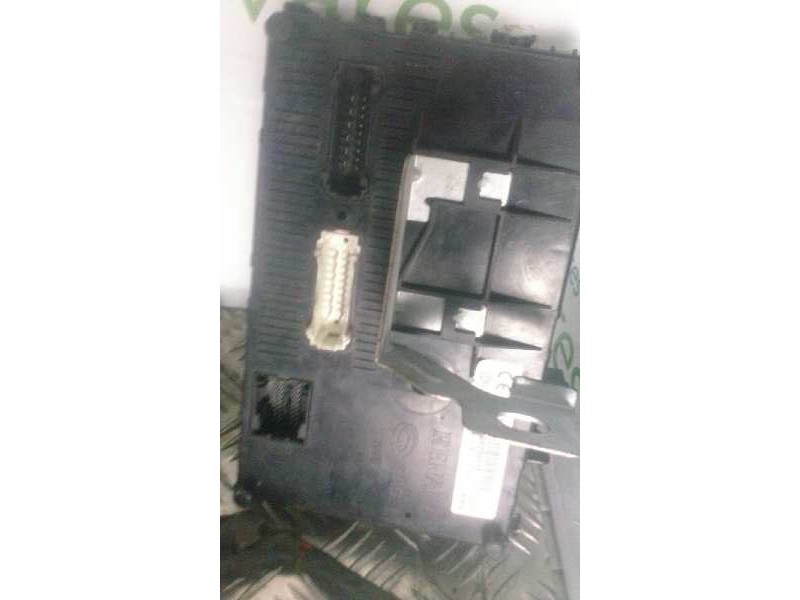 Recambio de no identificado para renault clio ii fase ii (b/cb0) authentique   |   0.01 - ... | 2001 | 98 cv / 72 kw referencia 