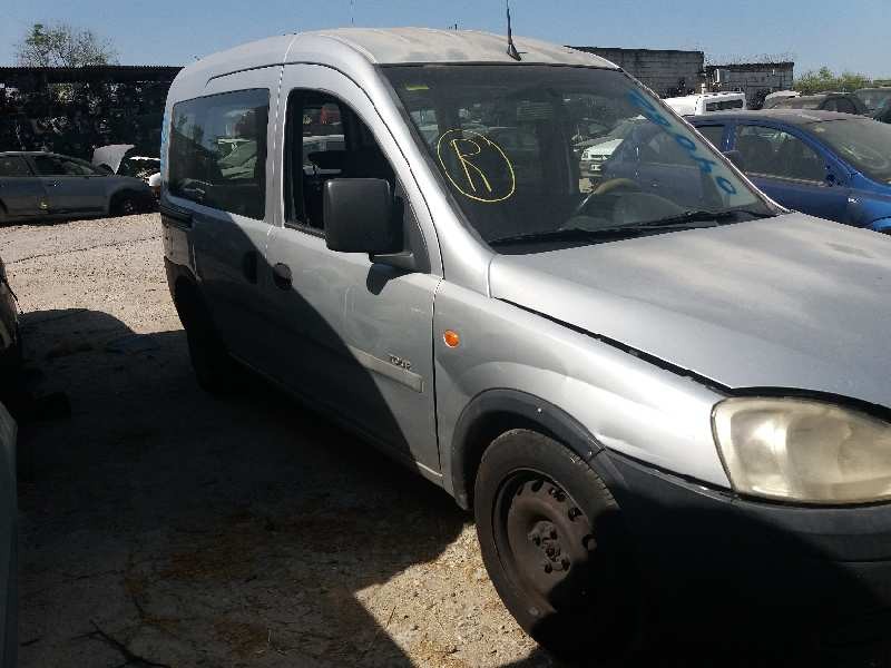opel combo (corsa c) 1.7 16v di cat (y 17 dtl / lk8)   |   0.01 - ... | 2001 | 65 cv / 48 kw del año 2001