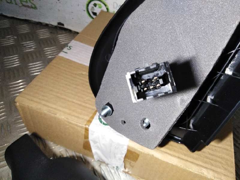 Recambio de retrovisor derecho para  referencia OEM IAM 27806642  