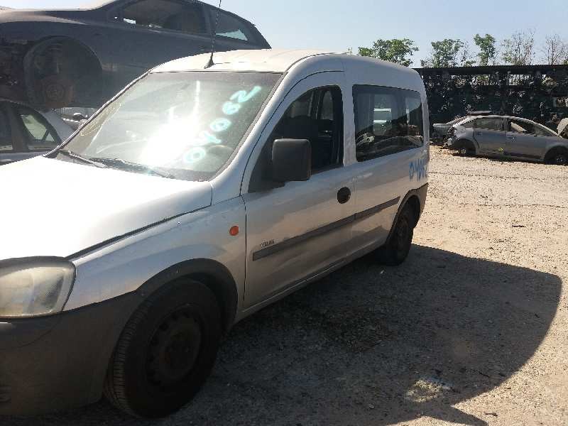 opel combo (corsa c) 1.7 16v di cat (y 17 dtl / lk8)   |   0.01 - ... | 2001 | 65 cv / 48 kw del año 2001