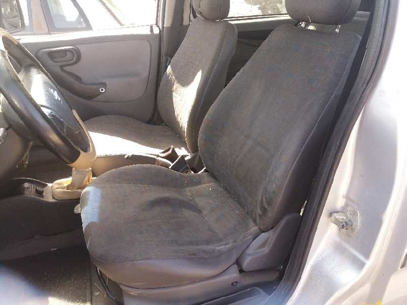 opel combo (corsa c) 1.7 16v di cat (y 17 dtl / lk8)   |   0.01 - ... | 2001 | 65 cv / 48 kw del año 2001