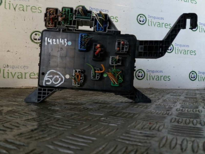 Recambio de caja reles / fusibles para ford mondeo berlina (ge) trend   |   09.00 - 12.03 | 2000 - 2003 | 125 cv / 92 kw referen