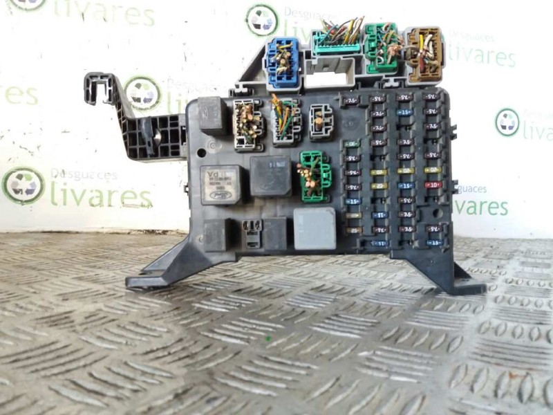 Recambio de caja reles / fusibles para ford mondeo berlina (ge) trend   |   09.00 - 12.03 | 2000 - 2003 | 125 cv / 92 kw referen