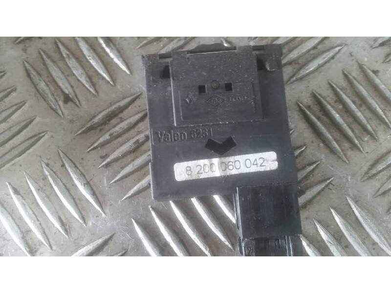 Recambio de no identificado para renault clio ii fase ii (b/cb0) 1.2   |   0.01 - ... | 2001 | 58 cv / 43 kw referencia OEM IAM 