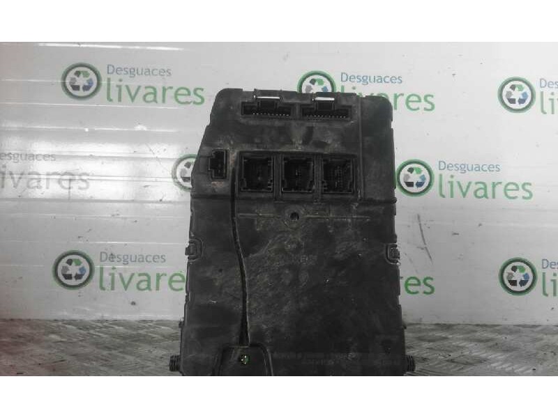 Recambio de caja reles / fusibles para renault scenic ii    |   0.03 - 0.09 | 2003 - 2009 referencia OEM IAM 8200525384  