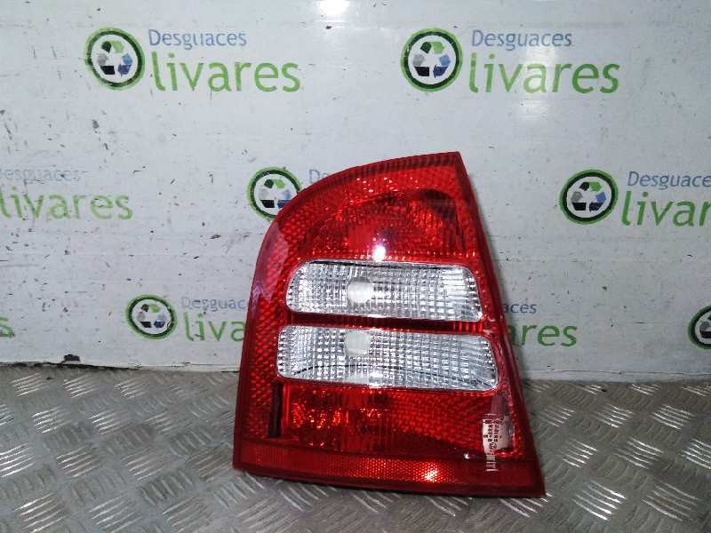 Recambio de piloto trasero izquierdo para  referencia OEM IAM 16861631  