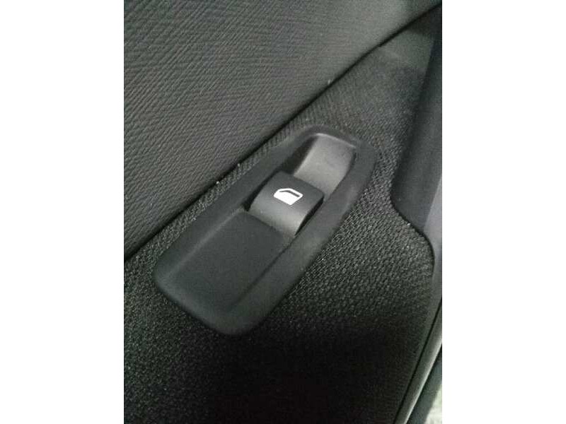 Recambio de mando elevalunas trasero izquierdo para  referencia OEM IAM    Recambio de mando elevalunas trasero izquierdo para  referencia OEM IAM