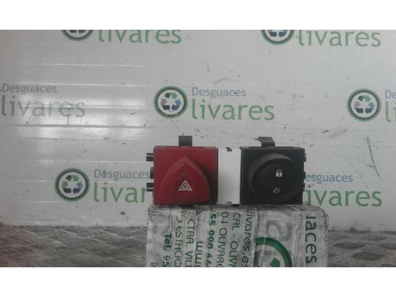 Recambio de warning para renault megane ii berlina 3p confort authentique   |   07.02 - 12.05 | 2002 - 2005 | 101 cv / 74 kw ref