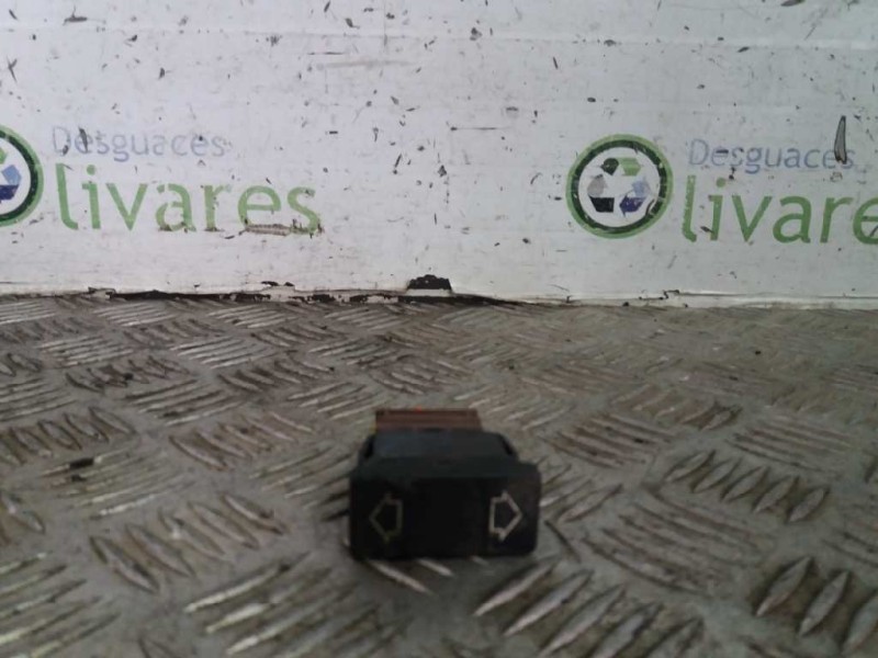 Recambio de mando elevalunas delantero derecho para peugeot 405 berlina 1.9 diesel   |   0.87 - ... | 1987 | 69 cv / 51 kw refer