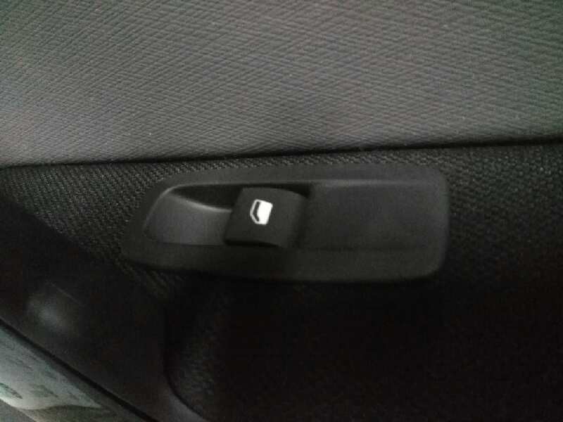 Recambio de mando elevalunas trasero derecho para  referencia OEM IAM   