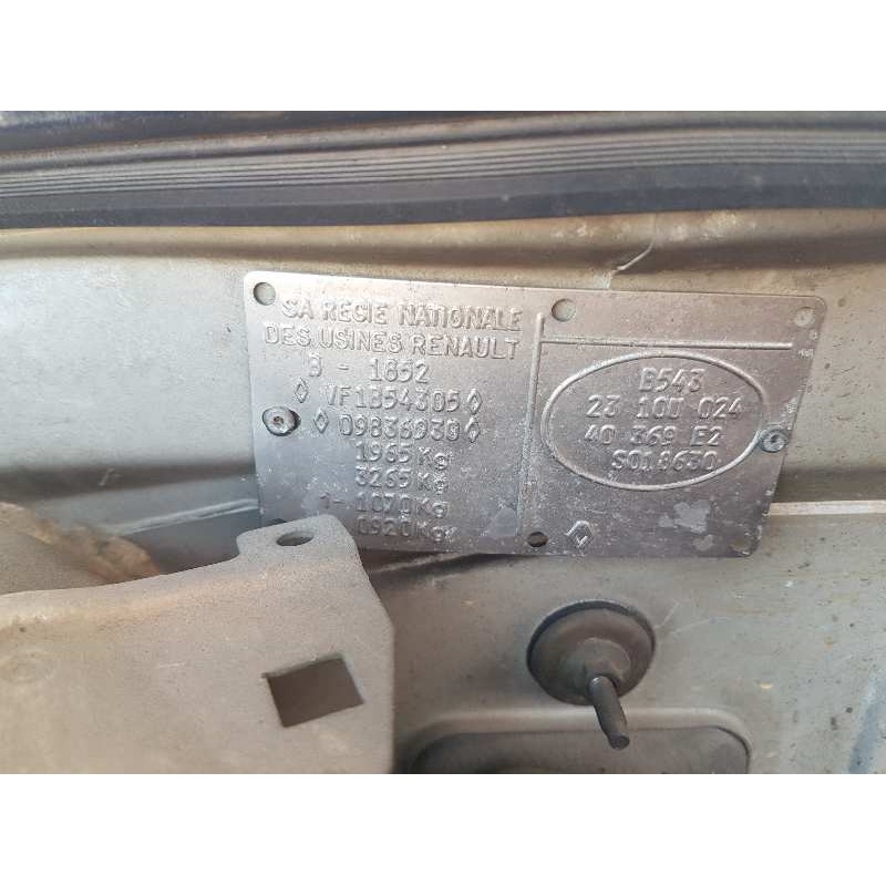 renault safrane (b54) 2.2 cat   |   0.92 - ... | 1992 | 137 cv / 101 kw del año 1992