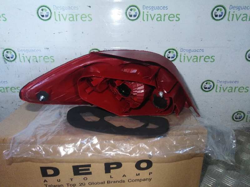 Recambio de piloto trasero derecho para  referencia OEM IAM  16546036 