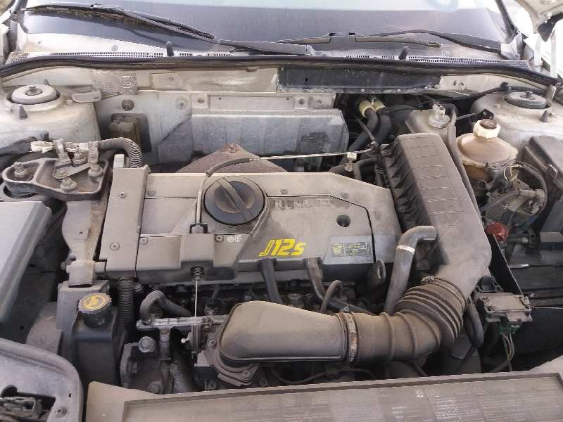 renault safrane (b54) 2.2 cat   |   0.92 - ... | 1992 | 137 cv / 101 kw del año 1992