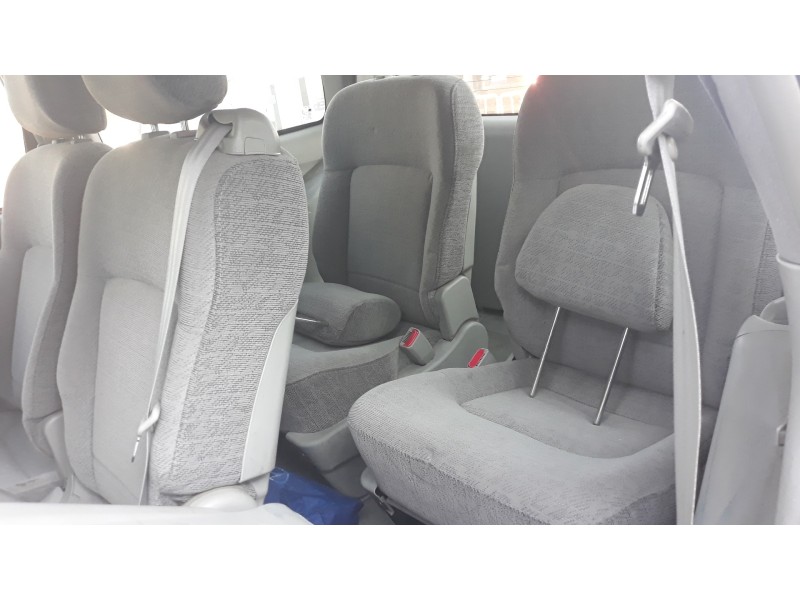 hyundai trajet (fo) 2.0 crdi gls   |   02.01 - 12.07 | 2001 - 2007 | 113 cv / 83 kw del año 2001