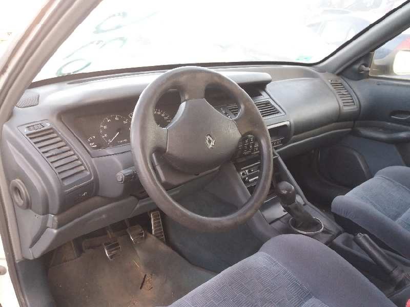 renault safrane (b54) 2.2 cat   |   0.92 - ... | 1992 | 137 cv / 101 kw del año 1992