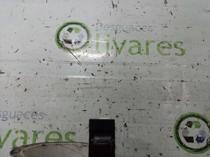 Recambio de mando elevalunas delantero derecho para  referencia OEM IAM  04760857AB 