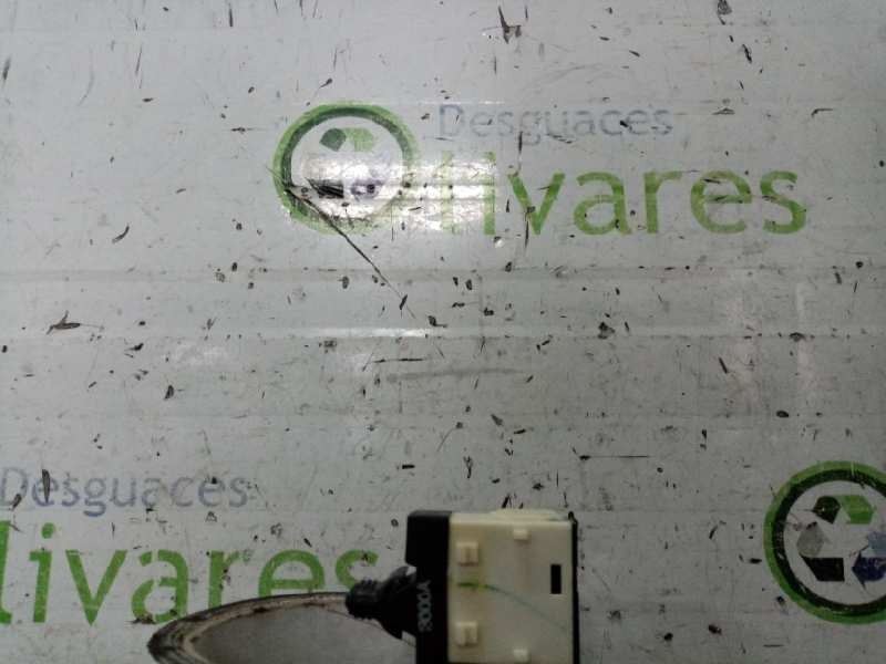 Recambio de mando elevalunas delantero derecho para  referencia OEM IAM  04760857AB 