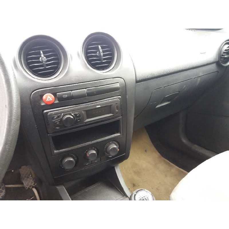 seat ibiza (6l1) 1.4 16v   |   0.02 - ... | 2002 | 75 cv / 55 kw del año 2002