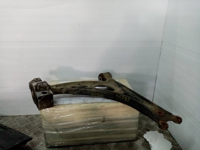 Recambio de brazo suspension superior delantero derecho para seat altea (5p1) green   |   06.06 - 12.09 | 2006 - 2009 | 105 cv /