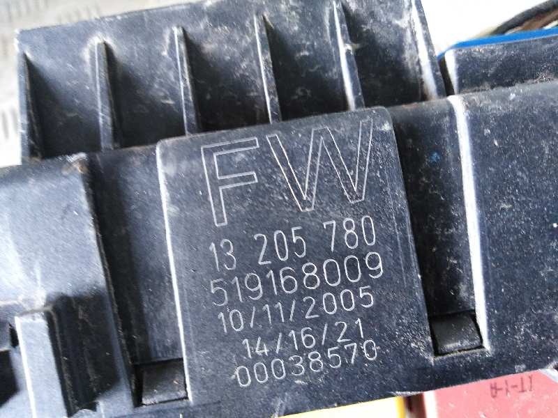 Recambio de caja reles / fusibles para opel vectra c berlina elegance   |   07.05 - 12.08 | 2005 - 2008 | 101 cv / 74 kw referen