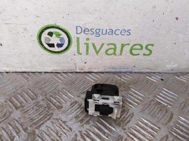 Recambio de mando elevalunas delantero derecho para mercedes clase c (w203) berlina 270 cdi (203.016)   |   12.00 - 12.05 | 2000