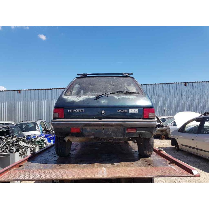 peugeot 205 berlina 1.8 diesel   |   0.83 - ... | 1983 | 60 cv / 44 kw del año 1983