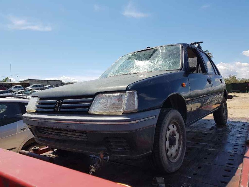 peugeot 205 berlina 1.8 diesel   |   0.83 - ... | 1983 | 60 cv / 44 kw del año 1983