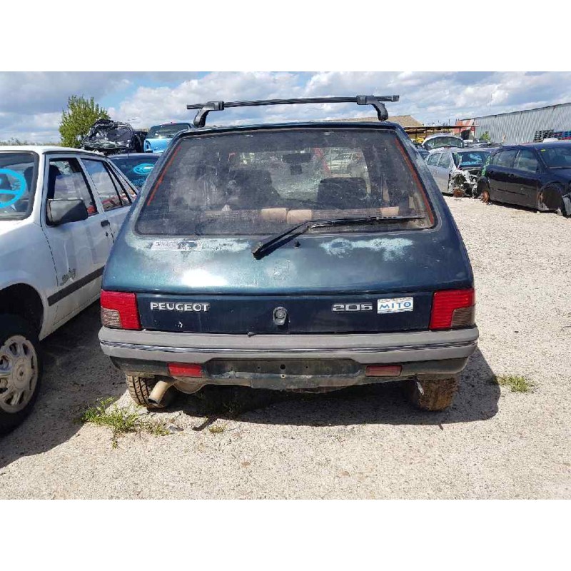 peugeot 205 berlina 1.8 diesel   |   0.83 - ... | 1983 | 60 cv / 44 kw del año 1983