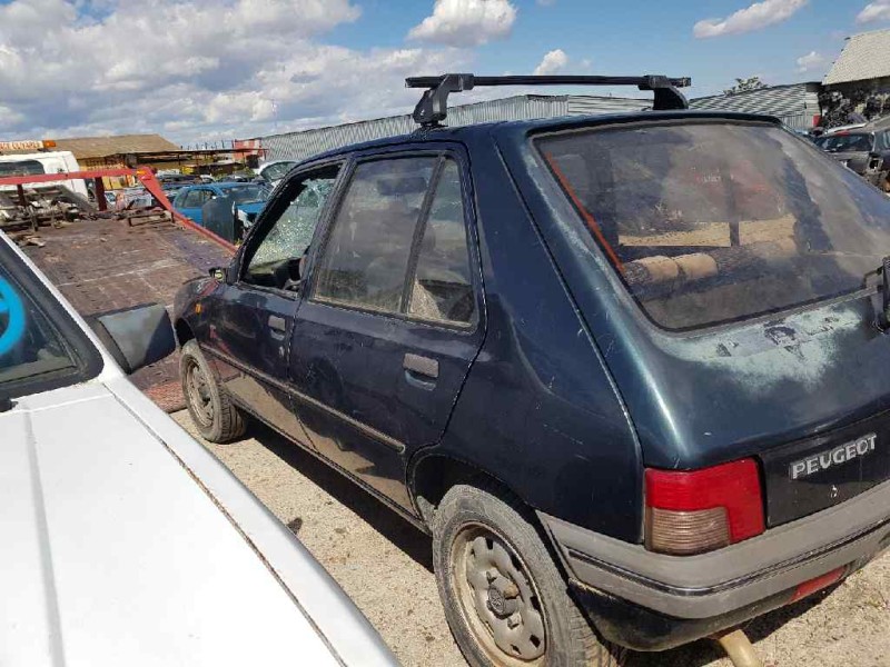 peugeot 205 berlina 1.8 diesel   |   0.83 - ... | 1983 | 60 cv / 44 kw del año 1983