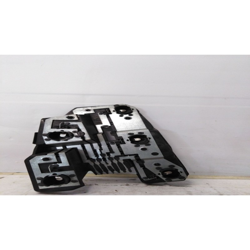 Recambio de portalamparas piloto trasero derecho para mg rover serie 45 (rt) 2.0 td   |   0.00 - 0.04 | 2000 - 2004 | 113 cv / 8