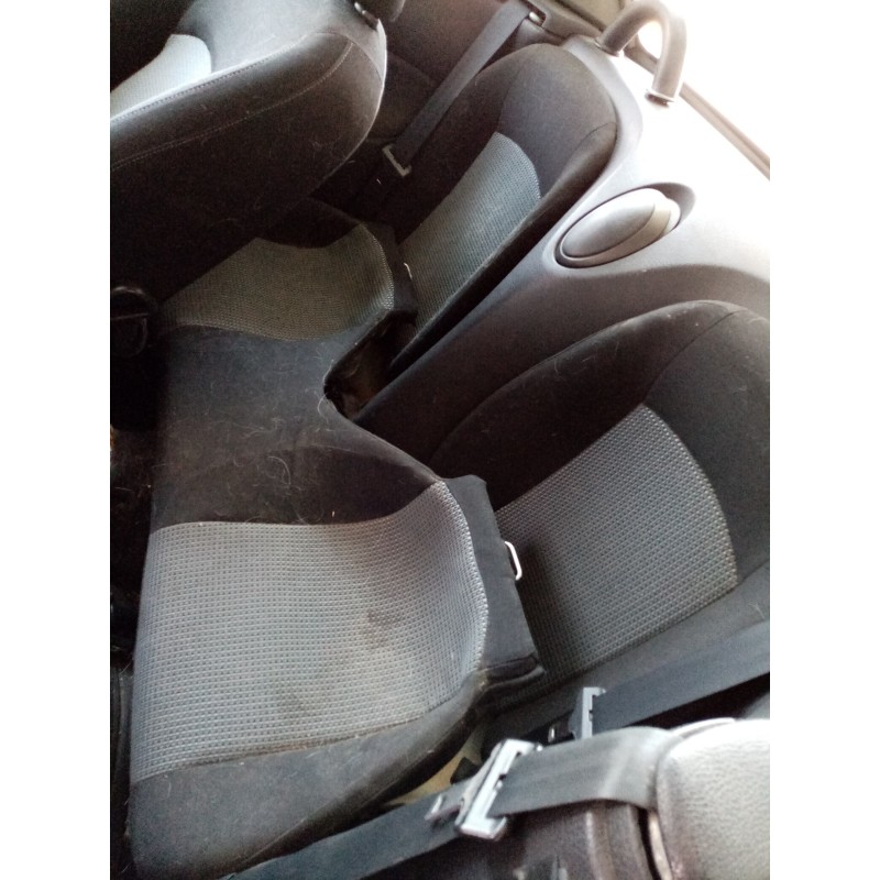 Recambio de asientos traseros para peugeot 206 cc cc   |   01.01 - 12.04 | 2001 - 2004 | 109 cv / 80 kw referencia OEM IAM   