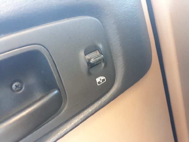 Recambio de mando elevalunas trasero izquierdo para jeep cherokee chief 5.9 v8   |   0.79 - ... | 1979 | 125 cv / 92 kw referenc