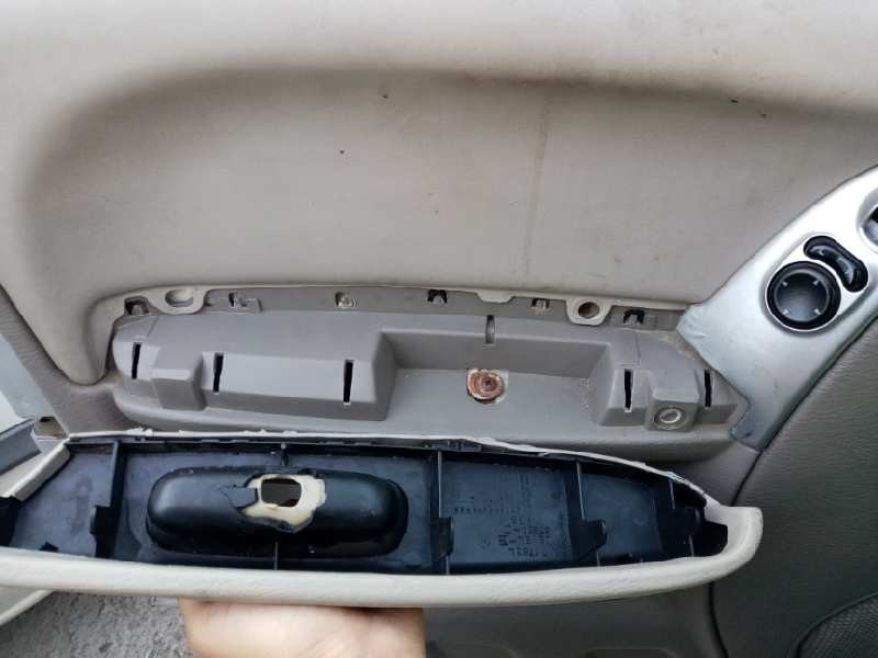 Recambio de guarnecido puerta delantera izquierda para chrysler jeep cherokee (kj)    |   0.02 - 0.08 | 2002 - 2008 referencia O