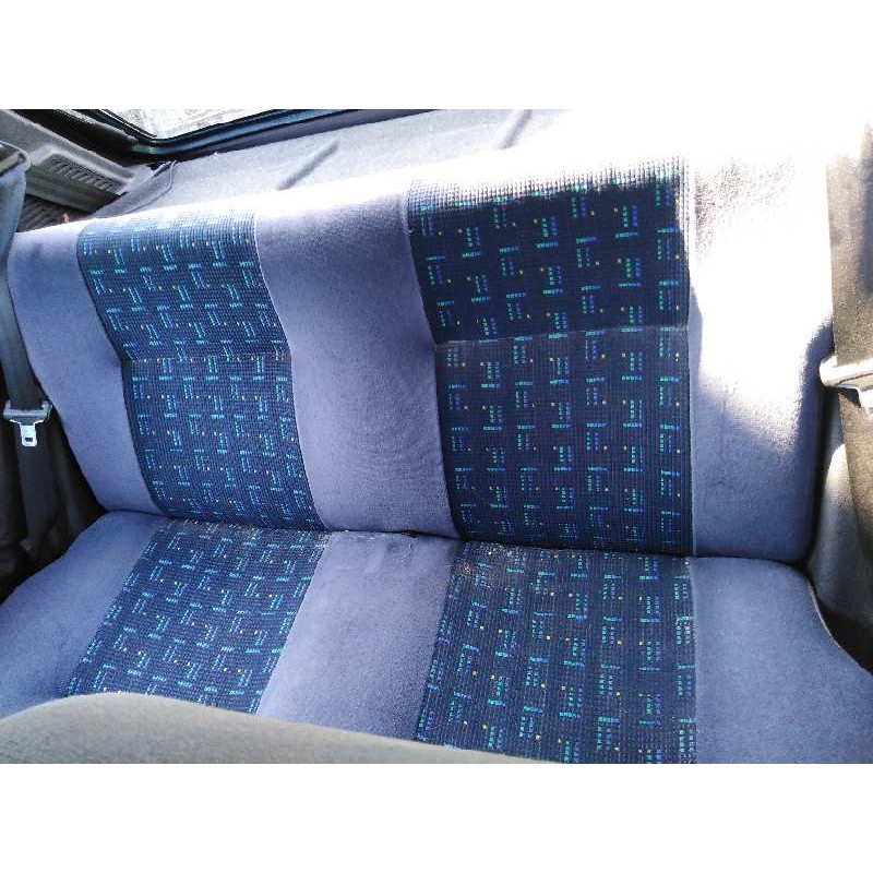 Recambio de asientos traseros para peugeot 205 berlina    |   0.83 - 0.98 | 1983 - 1998 referencia OEM IAM   