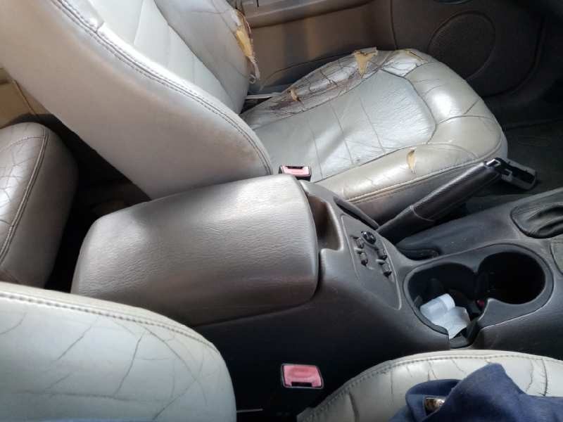 Recambio de apoyabrazos central para chrysler jeep cherokee (kj)    |   0.02 - 0.08 | 2002 - 2008 referencia OEM IAM   