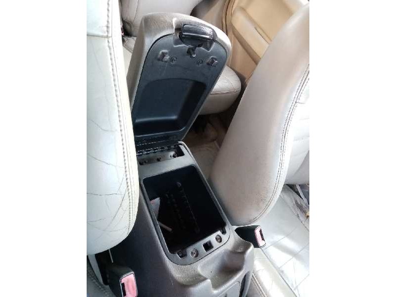 Recambio de apoyabrazos central para chrysler jeep cherokee (kj)    |   0.02 - 0.08 | 2002 - 2008 referencia OEM IAM   