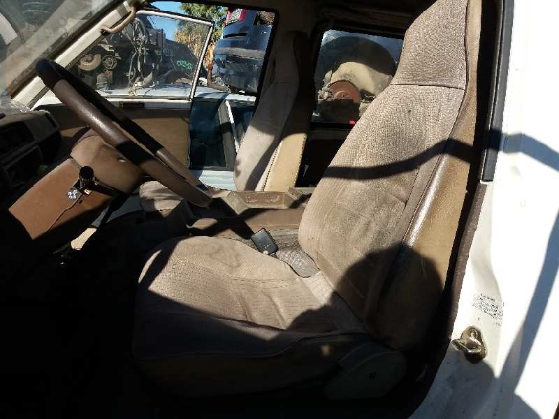 nissan vanette (c 220) vanette  transporter   |   07.83 - ... | 1983 | 69 cv / 51 kw del año 1983