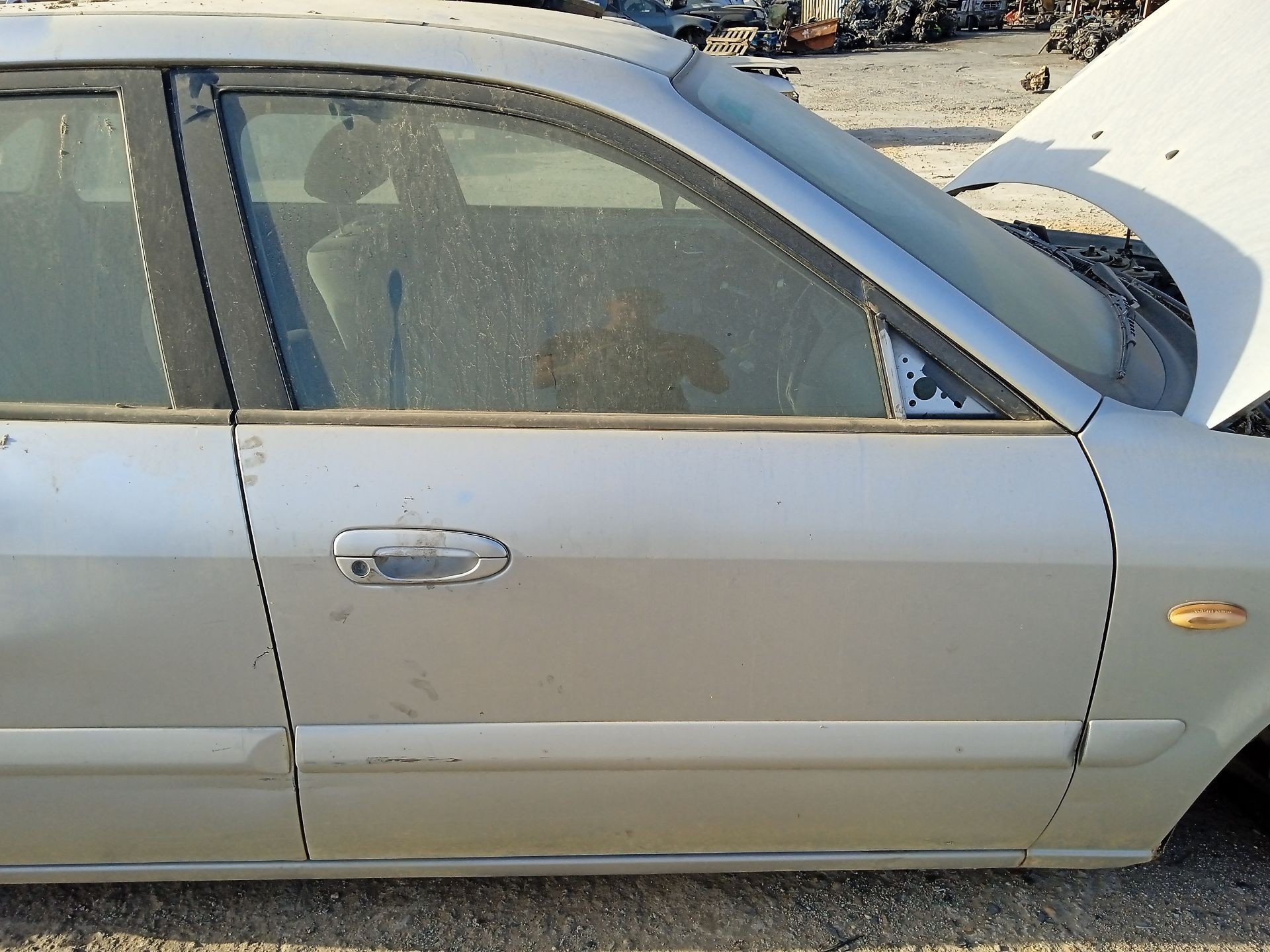 GG3E58020B PUERTA DELANTERA DERECHA / 2300731 PARA MAZDA 626 V HATCHBACK GF 2.