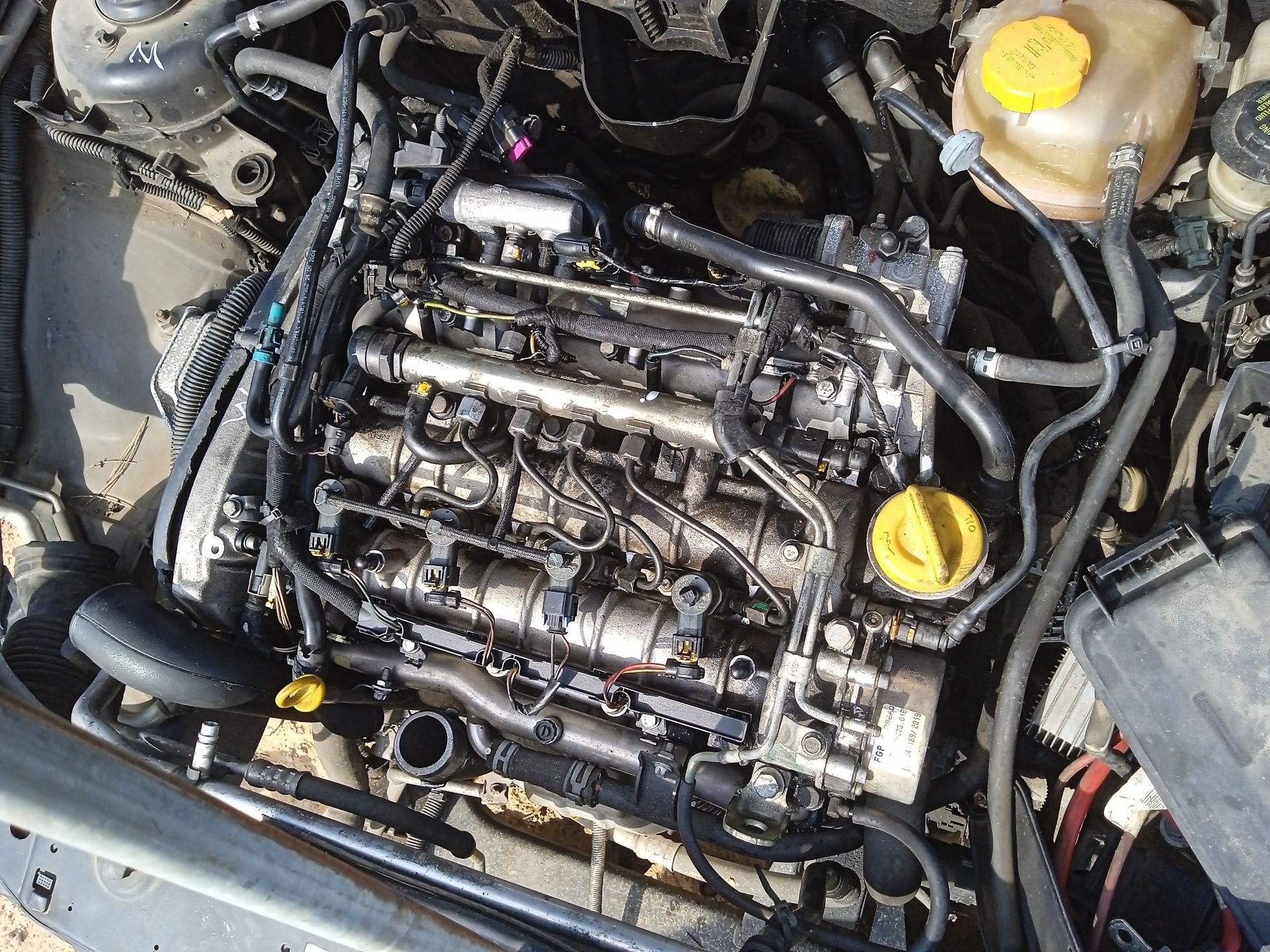 5607142 CULASSE DU MOTEUR / 5607265 / 5607156 / 2320430 POUR OPEL VECTRA C Z02 - Photo 1/10