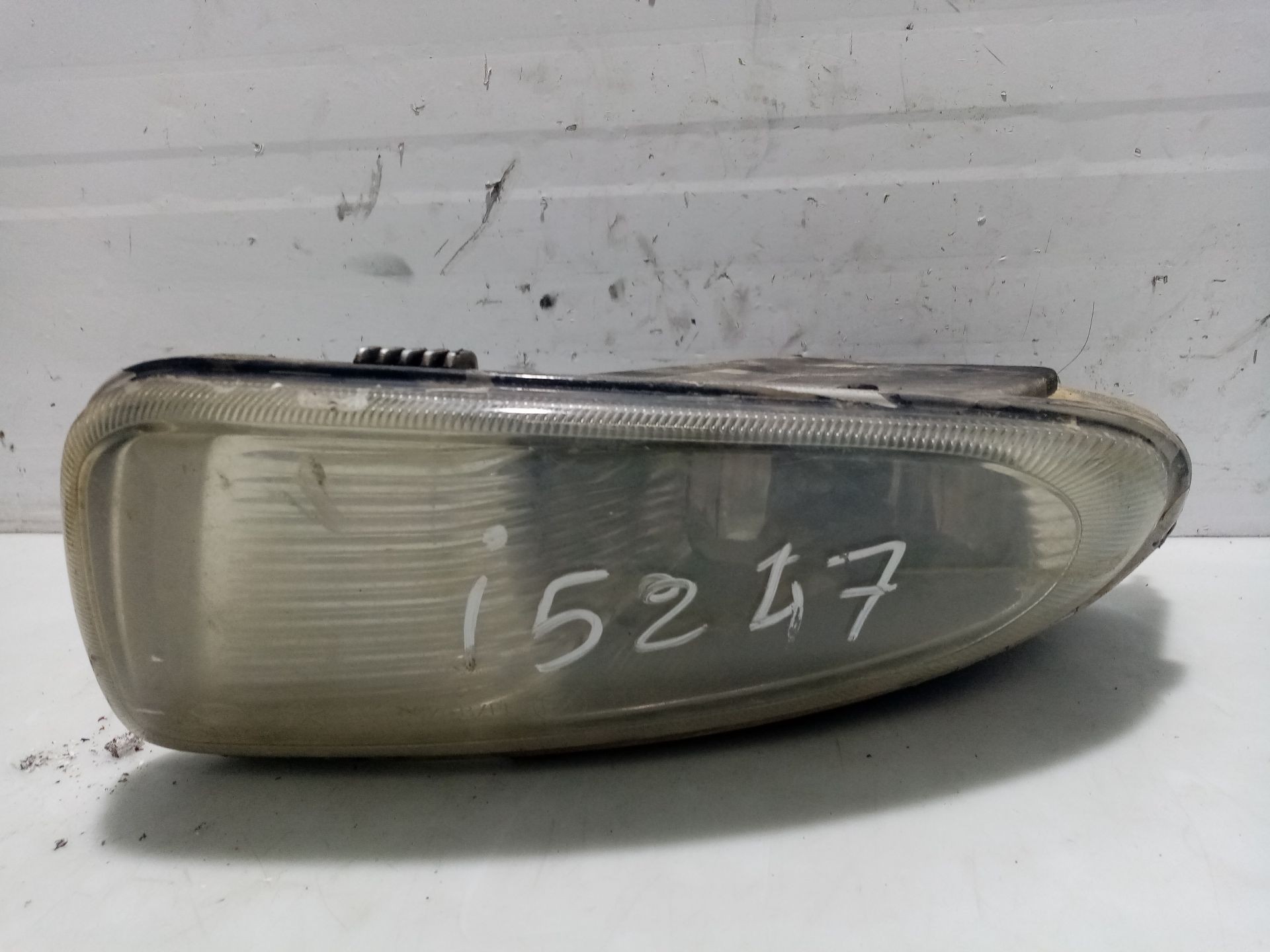 Chrysler Algemeen LUZ ANTINIEBLA DELANTERA IZQUIERDA 04857239AB