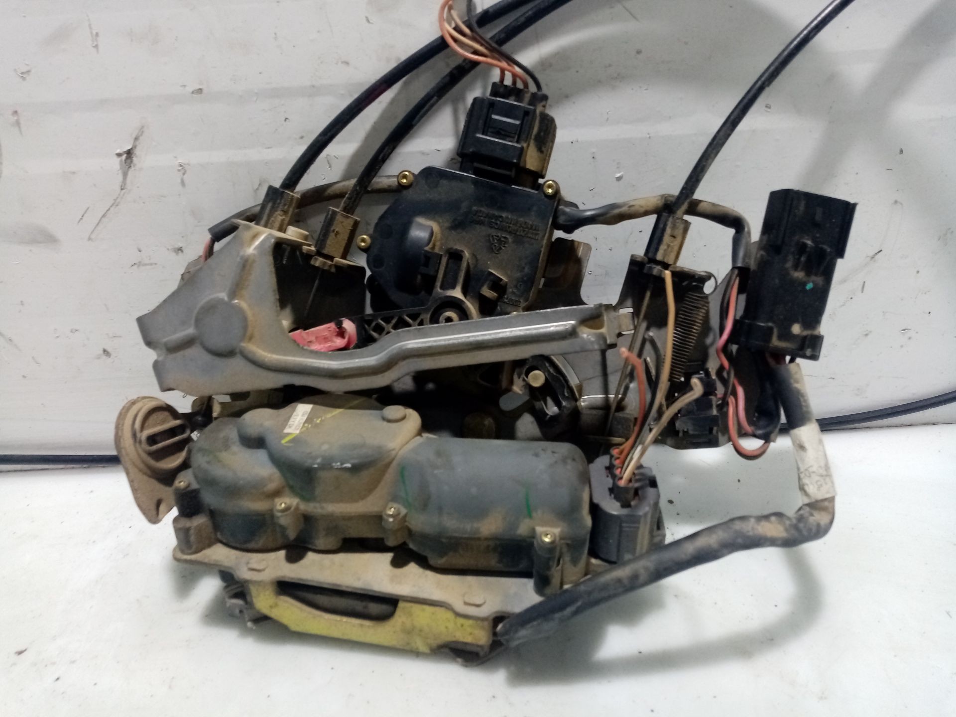 Chrysler Algemeen DOOR LOCK LEFT 5019053AC
