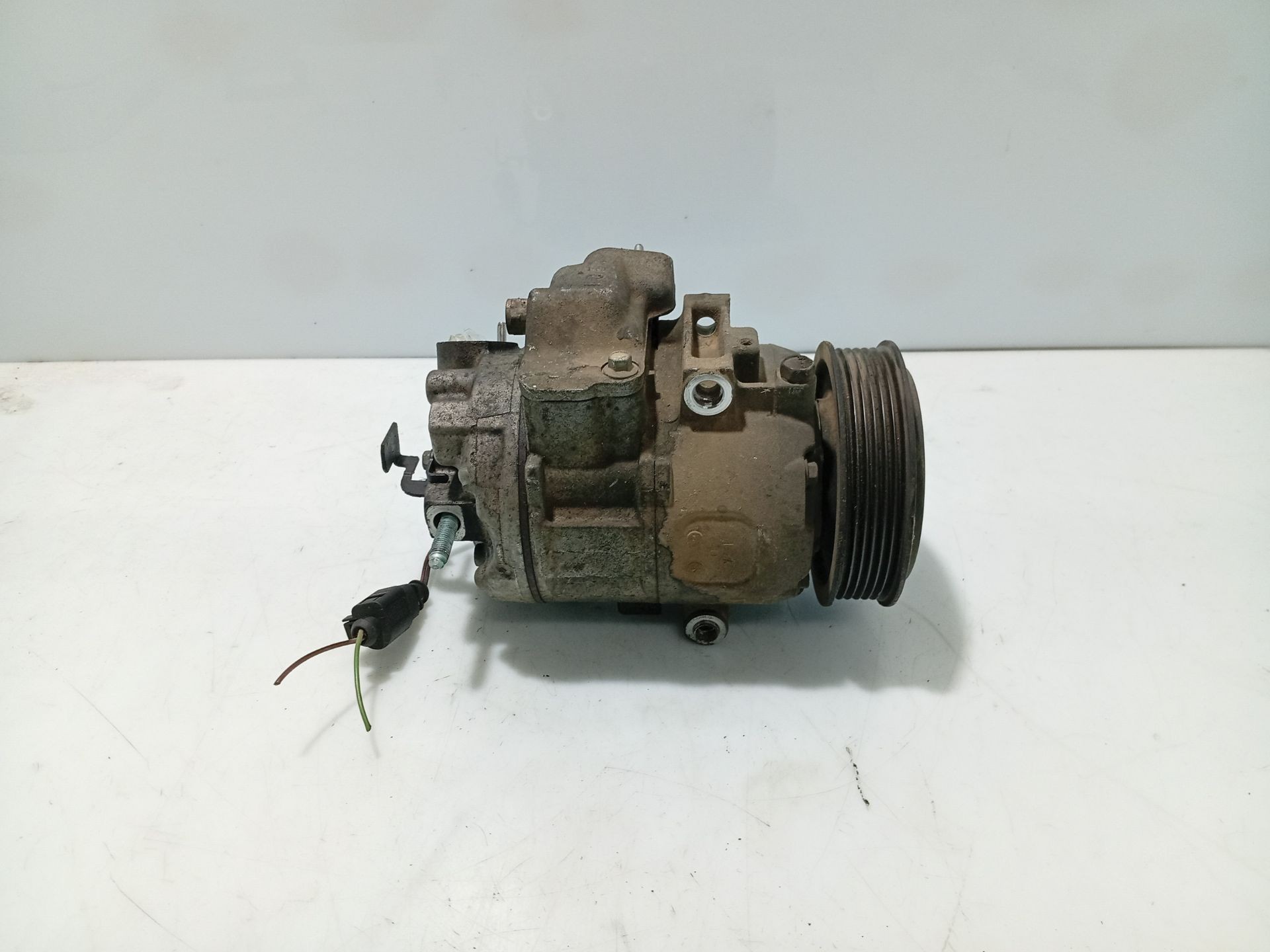 6Q0820803J COMPRESSEUR DE CLIMATISATION / 2005092807 / 038903018RX / 2418653 POU