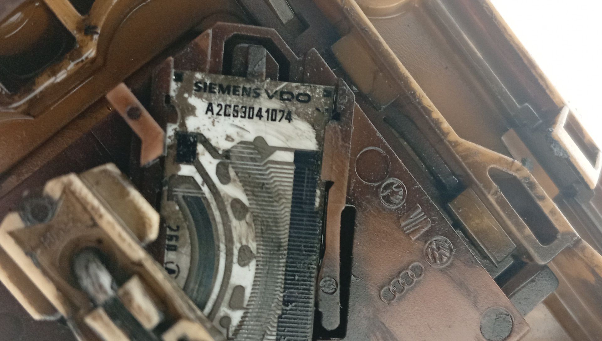 1K0919050D CAPTEUR NIVEAU DE CARBURANT / A2C53041385 / 2420145 POUR AUDI A3 8P1 - Photo 3/10